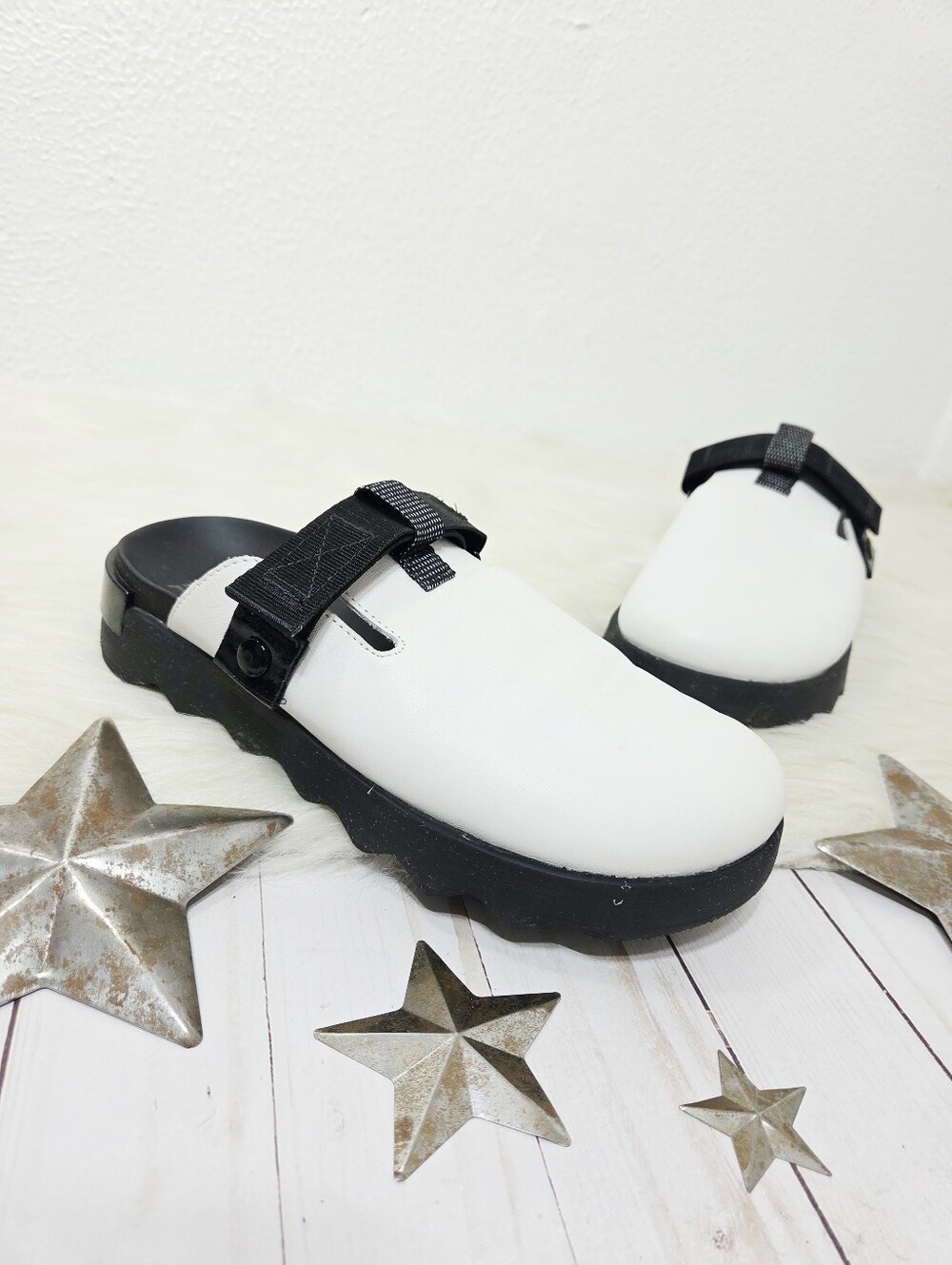 Sorel Viibe Slingback Clogs black and white convertible women's size 9